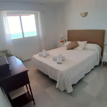 Spacious Flat In - Boliches 푸엔히롤라