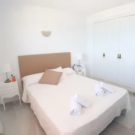 Spacious Flat In - Boliches