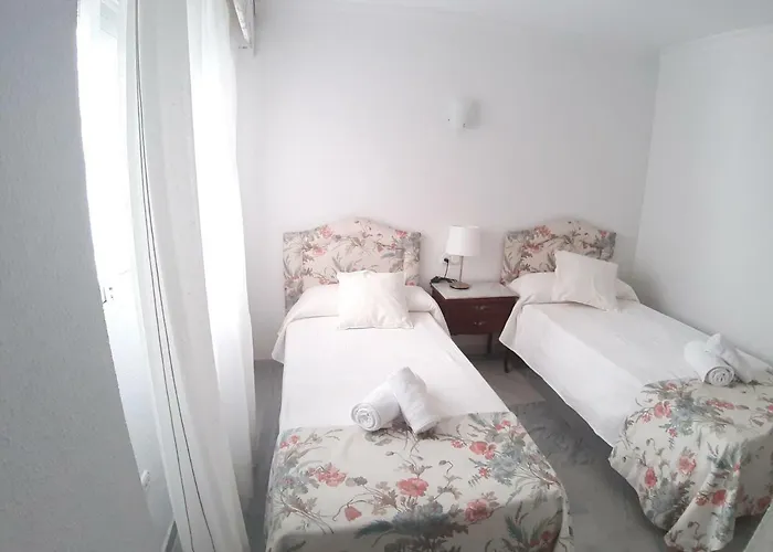 Spacious Flat In - Boliches * フエンヒロラ