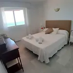 Spacious Flat In - Boliches フエンヒロラ