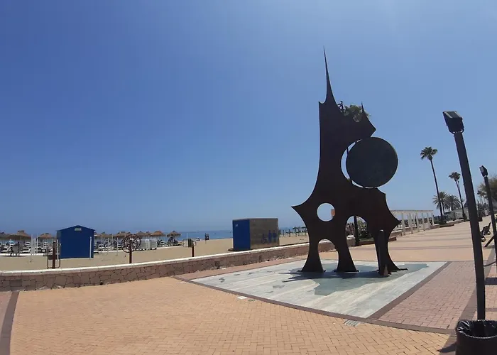 Apartment Spacious Flat In - Boliches Fuengirola